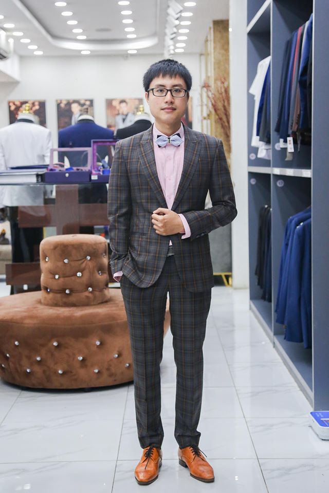 Suit Caro Cho Chú Rể Hiện Đại