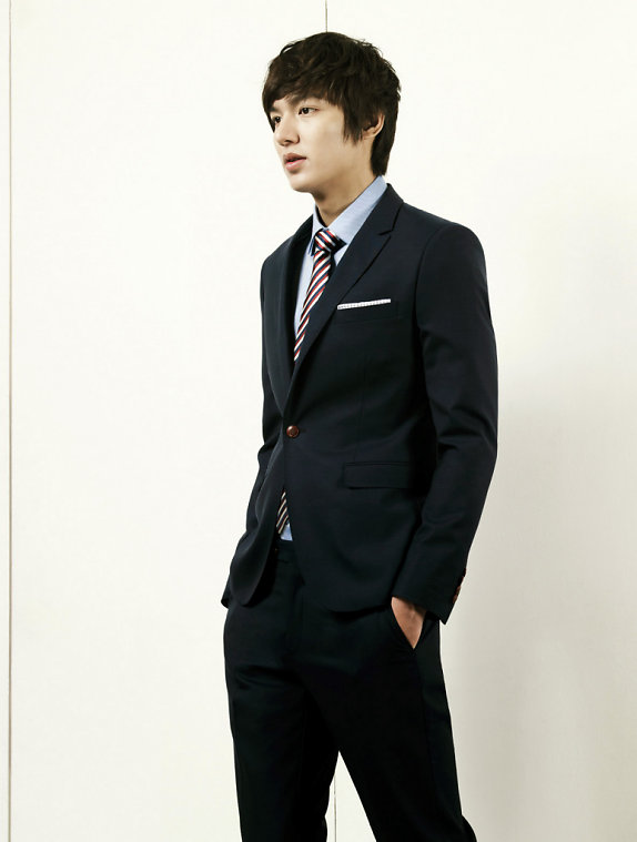 Mặc vest phong cách như Lee Min Ho
